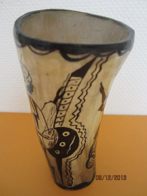 Vase ou Coupe en CORNE décoration  AFRICA 
10 Sassenage (38)