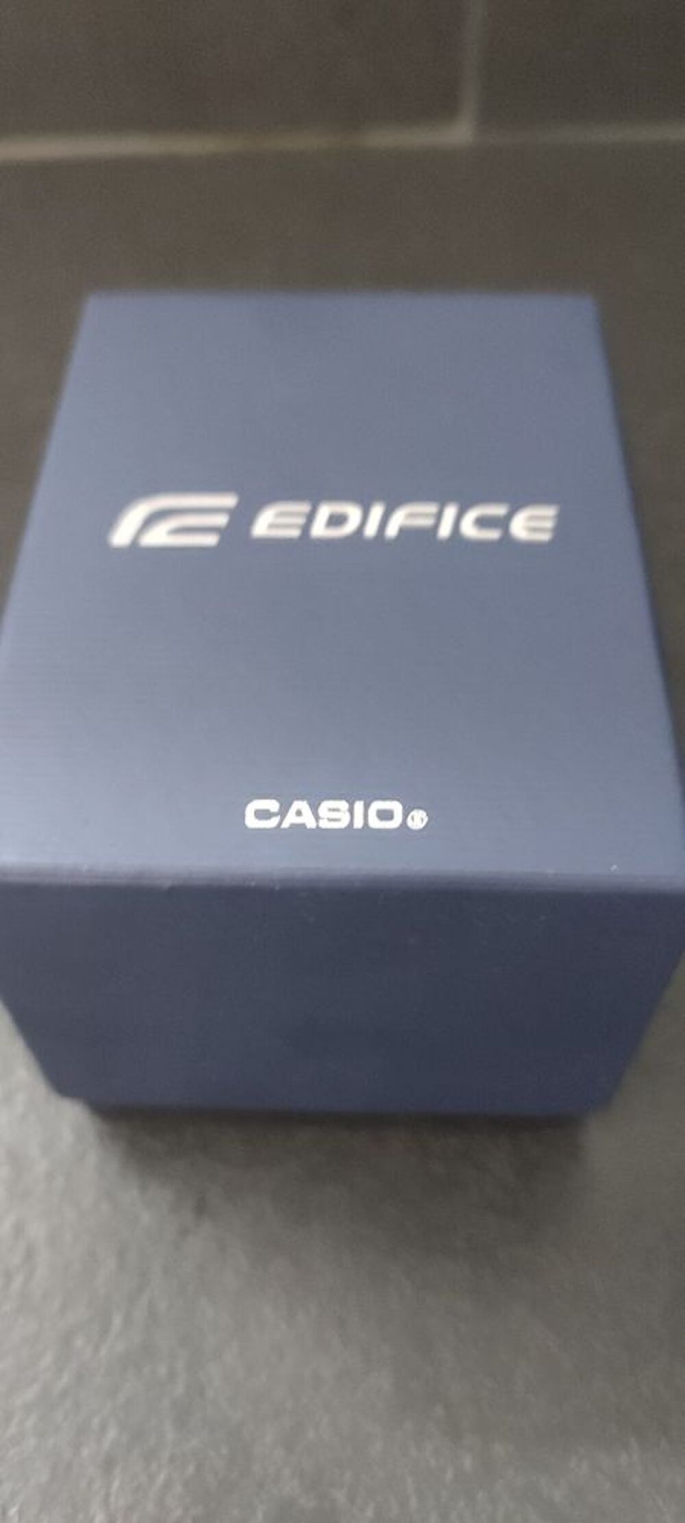 Montre casio neuve &eacute;difice metal Bijoux et montres
