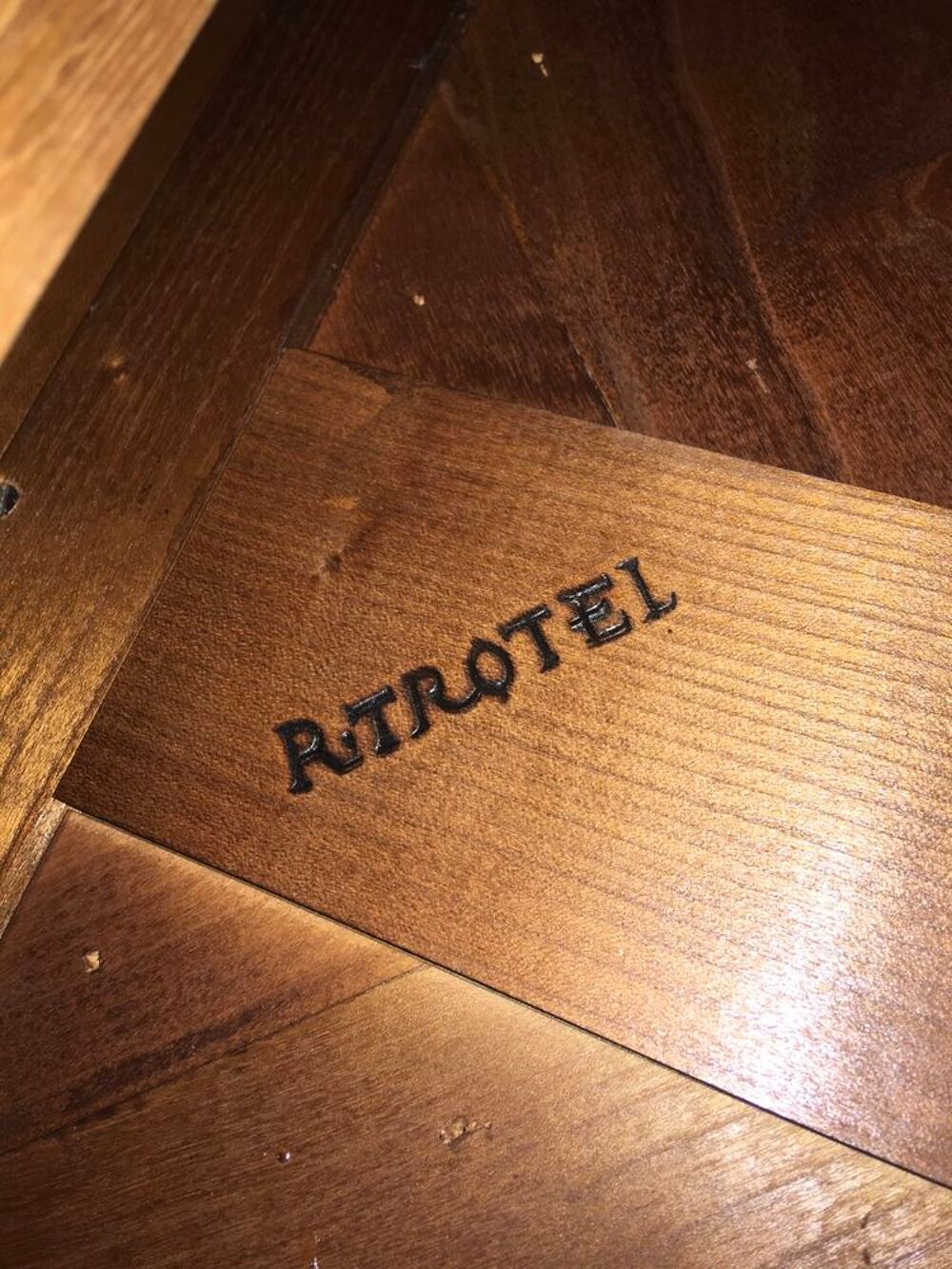 Table salle &agrave; manger TROTEL Meubles