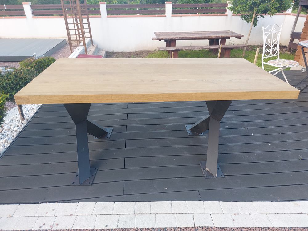 Table et chaises de salle &agrave; manger Meubles