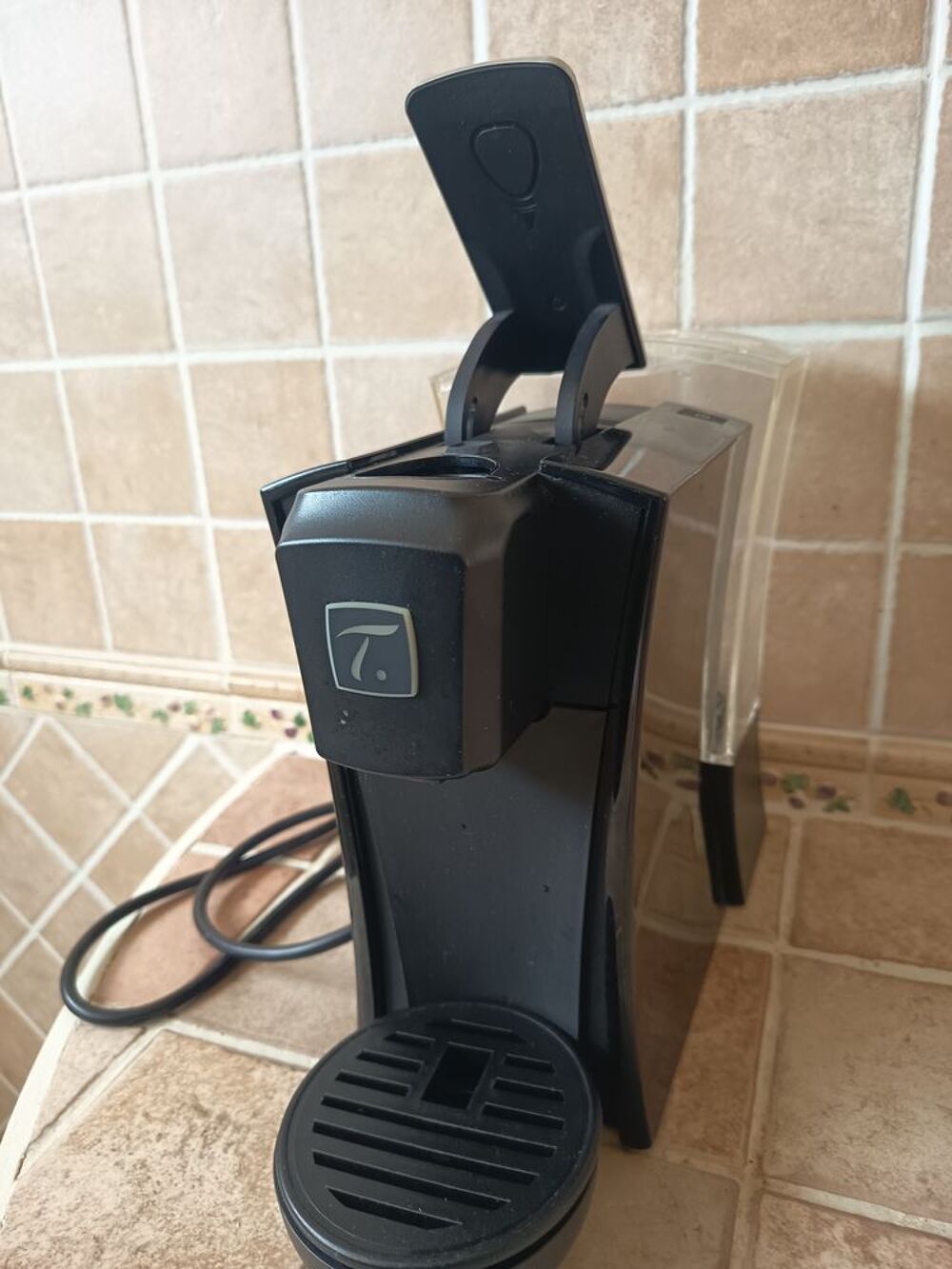 machine a the ''nestle'' Electrom�nager