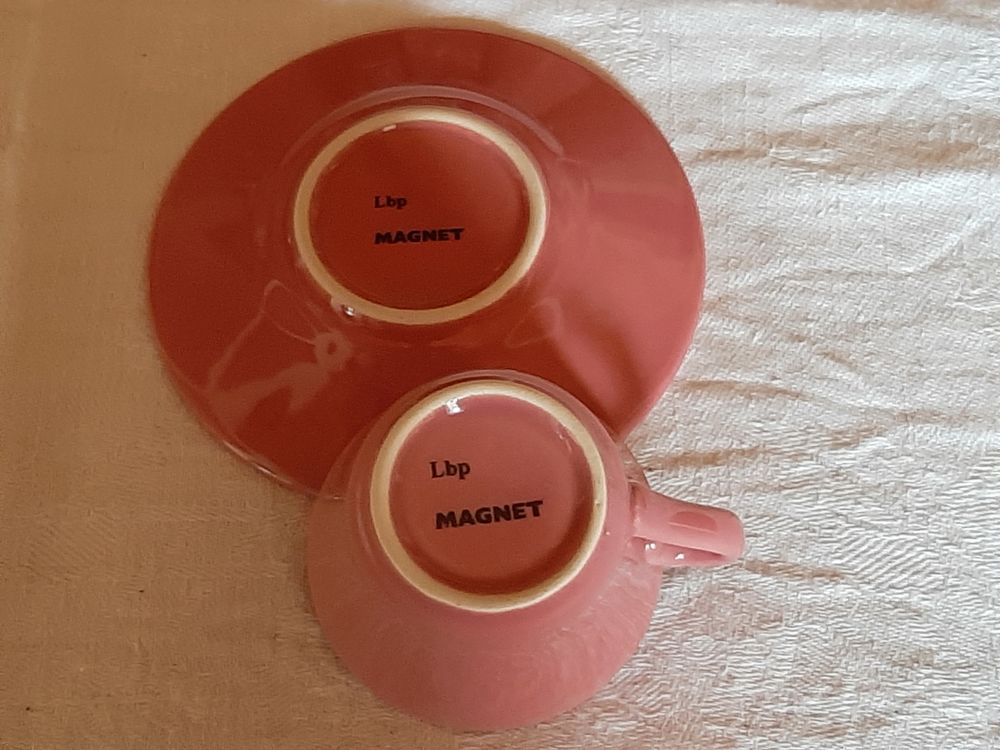 service &agrave; caf&eacute; LBP Magnet et 6 tasses &agrave; th&eacute; Cuisine
