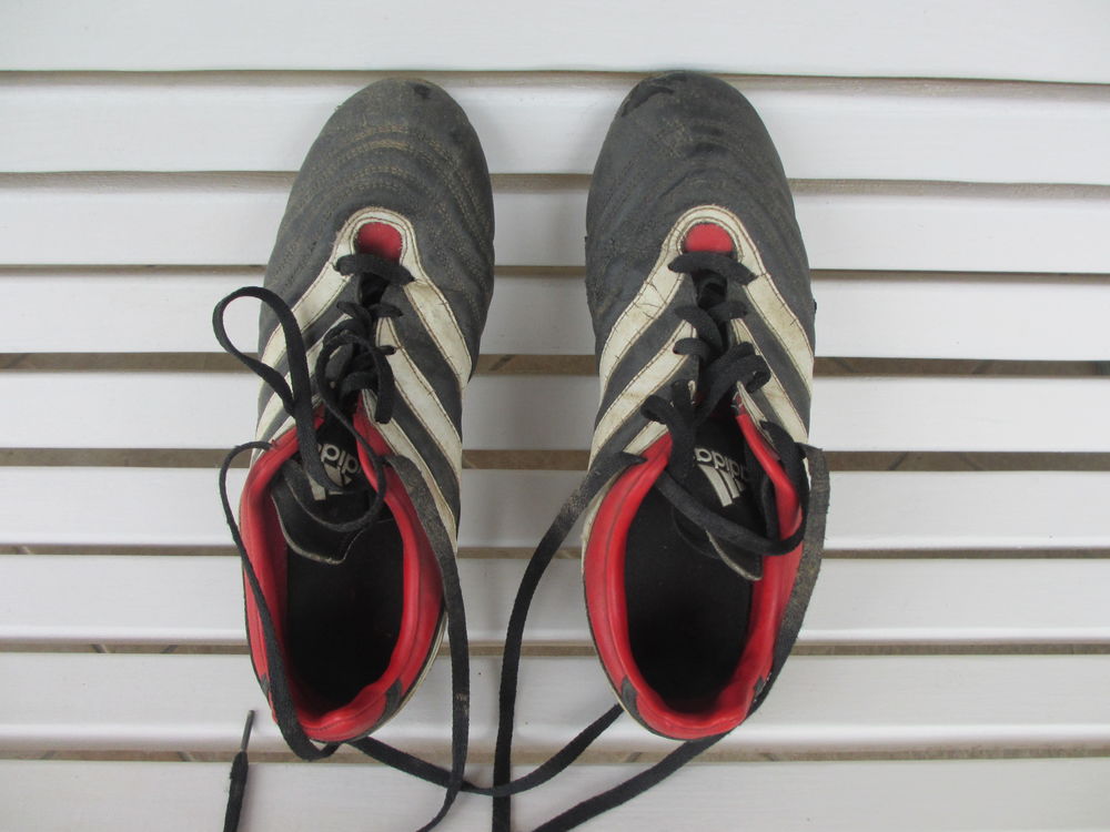 Paire de crampons Addidas 44 Chaussures