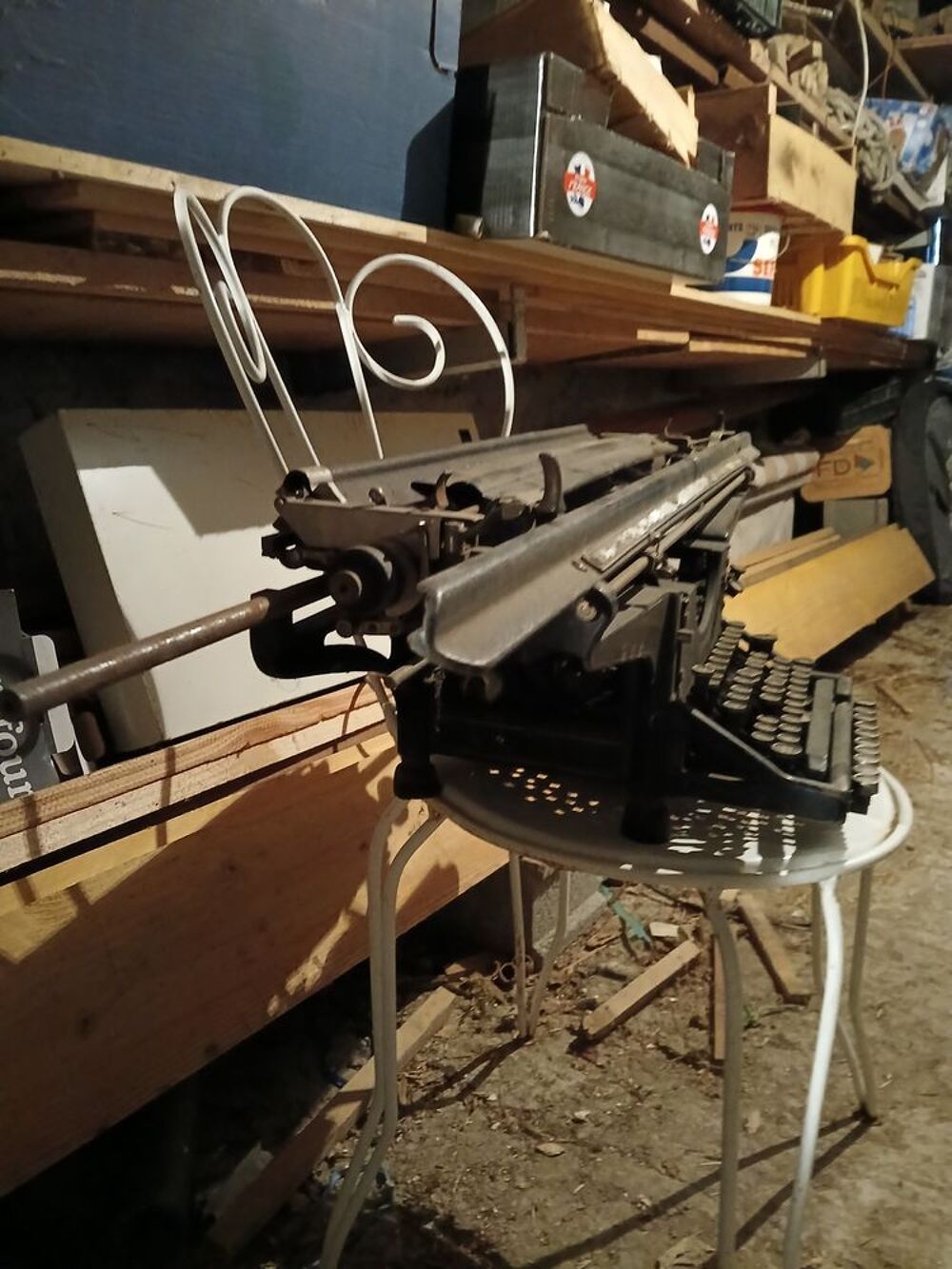Ancienne machine &agrave; &eacute;crire Underwood 