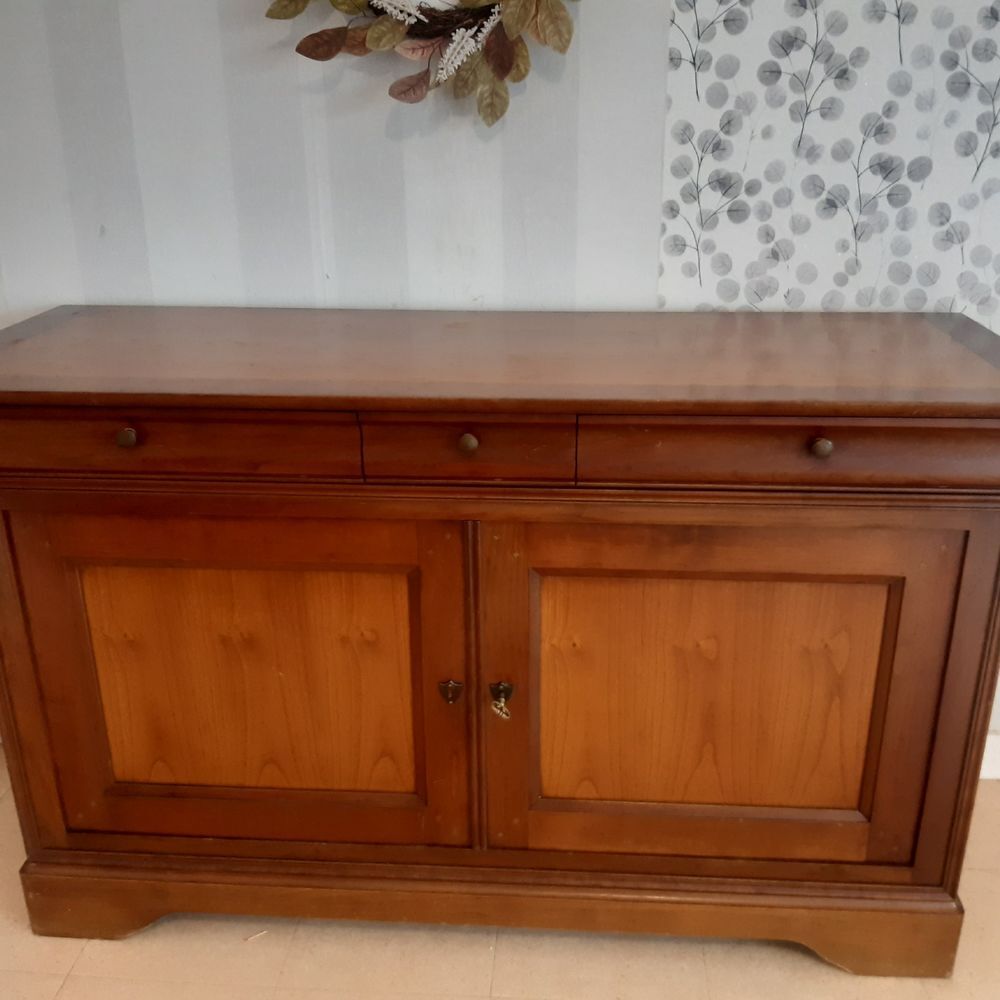 buffer,table a manger ,salon avec table ,2 matelas Meubles