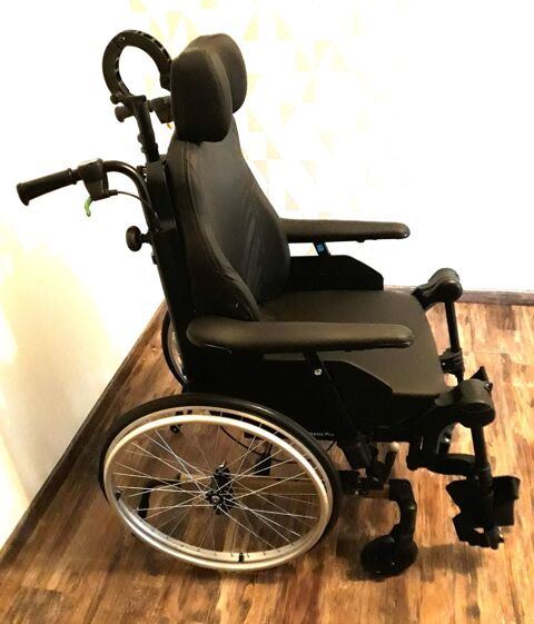 Fauteuil roulant Invicare Ra Clematis pro 290 Montigny-ls-Metz (57)