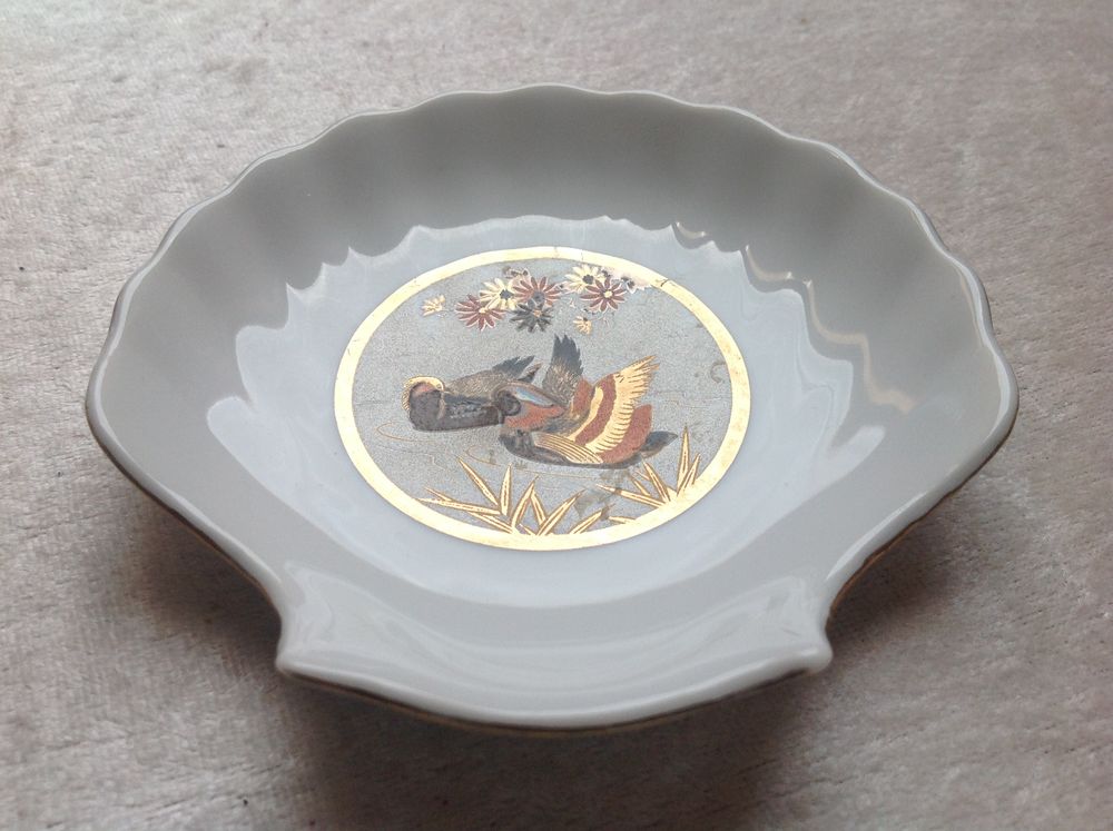 COQUILLE ST JACQUES EN PORCELAINE de CHINE MOTIF CANARDS Env Décoration