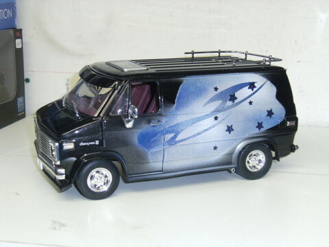 1976 Chevrolet Van noir + dco au 1/18 159 Pont-Sainte-Marie (10)