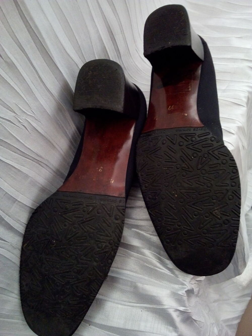 1 paire d'escarpin "ELISA " en velours fin noir Chaussures