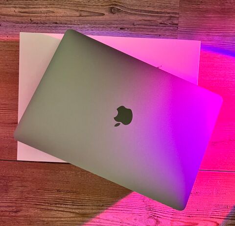 Apple MacBook Air A1466 2017 1,8GHz 13 500Go SSD, État Neuf Très Peu  Utilisé.
