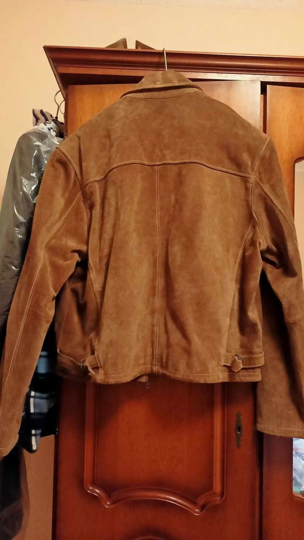 Magnifique blouson en Daim Vêtements