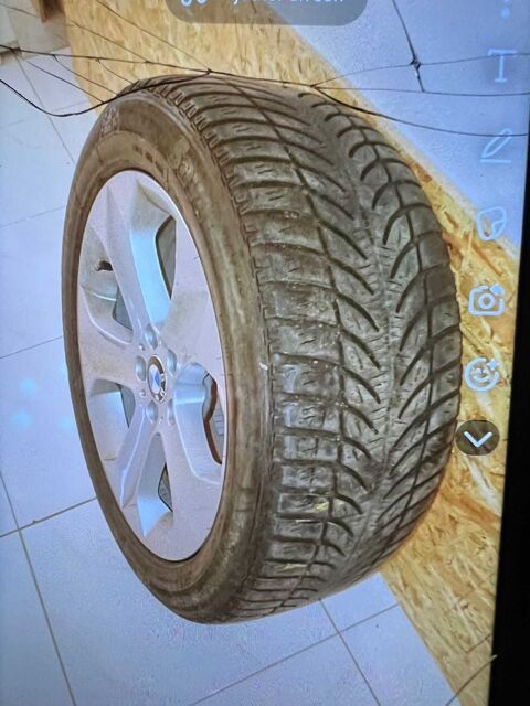 Pi&egrave;ces et &eacute;quipements Voiture Pneu voiture - roue  occasion Paris 75018
