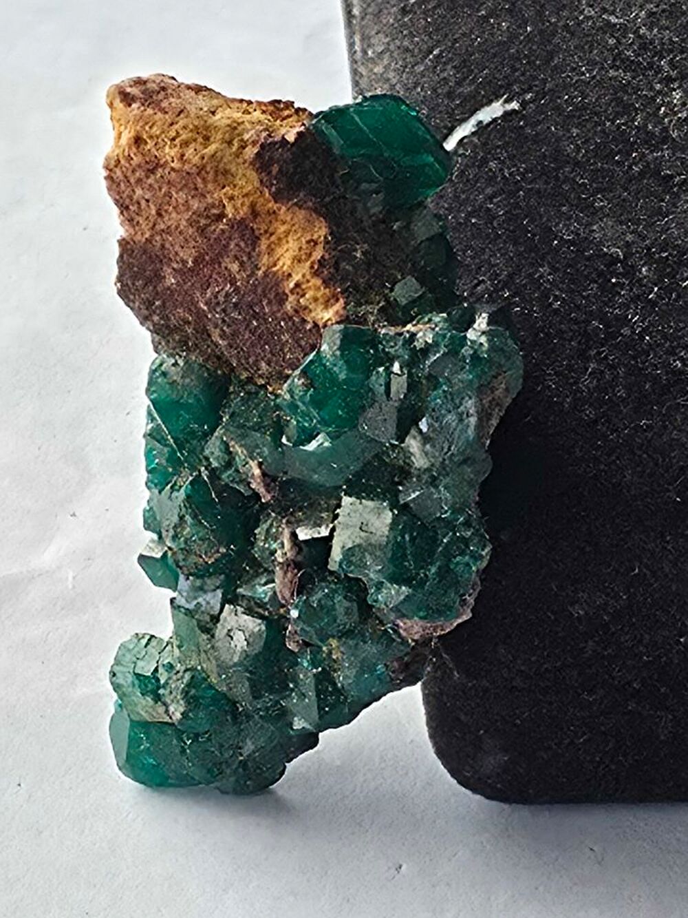 Sp&eacute;cimen Dioptase brute naturelle-Cristaux vert &eacute;meraude 