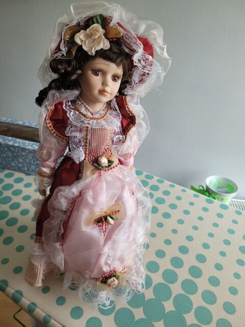 POUPEE DE COLLECTION 10 Camon (80)