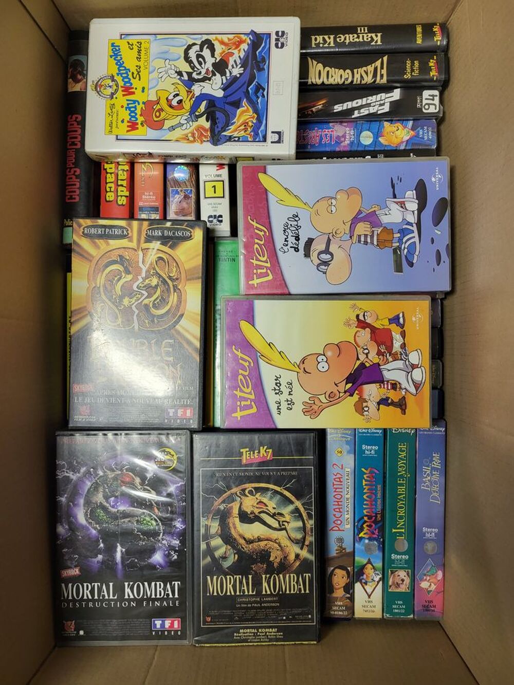 Cassettes vid&eacute;o disney DVD et blu-ray