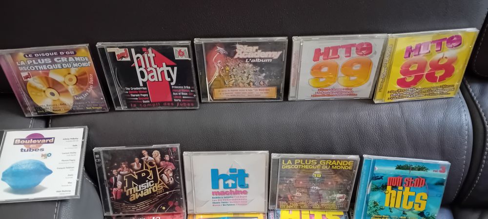 lot de 26CD funk , disco , vari&eacute;t&eacute; soit au total 40cd 
CD et vinyles