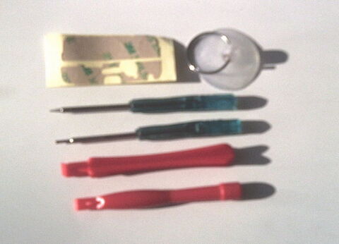 Kit d'ouverture et de réparation pour Iphone 3G
Aubin (12)
