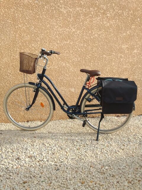 Vélo de ville femme. 250 Portiragnes (34)
