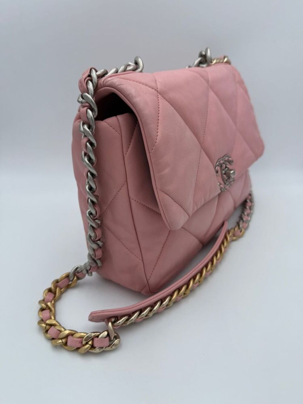 Sac &agrave; main CHANEL 19 rose Medium -Excellentes conditions TBE Maroquinerie