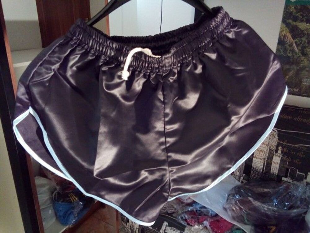 Short Nylon Satin Vintage D4-7 Noir liser&eacute; Azur Taille S 40 Vêtements
