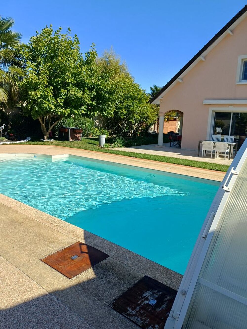 Vente Maison Maison de 178m² - 6 pièces avec piscine Bréviandes