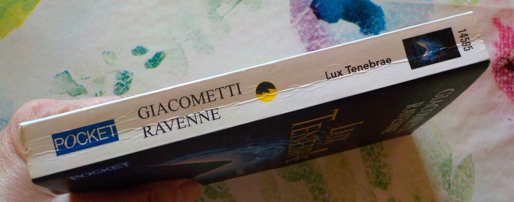 LUX TENEBRAE de GIACOMETTI et RAVENNE Ed. Pocket Livres et BD