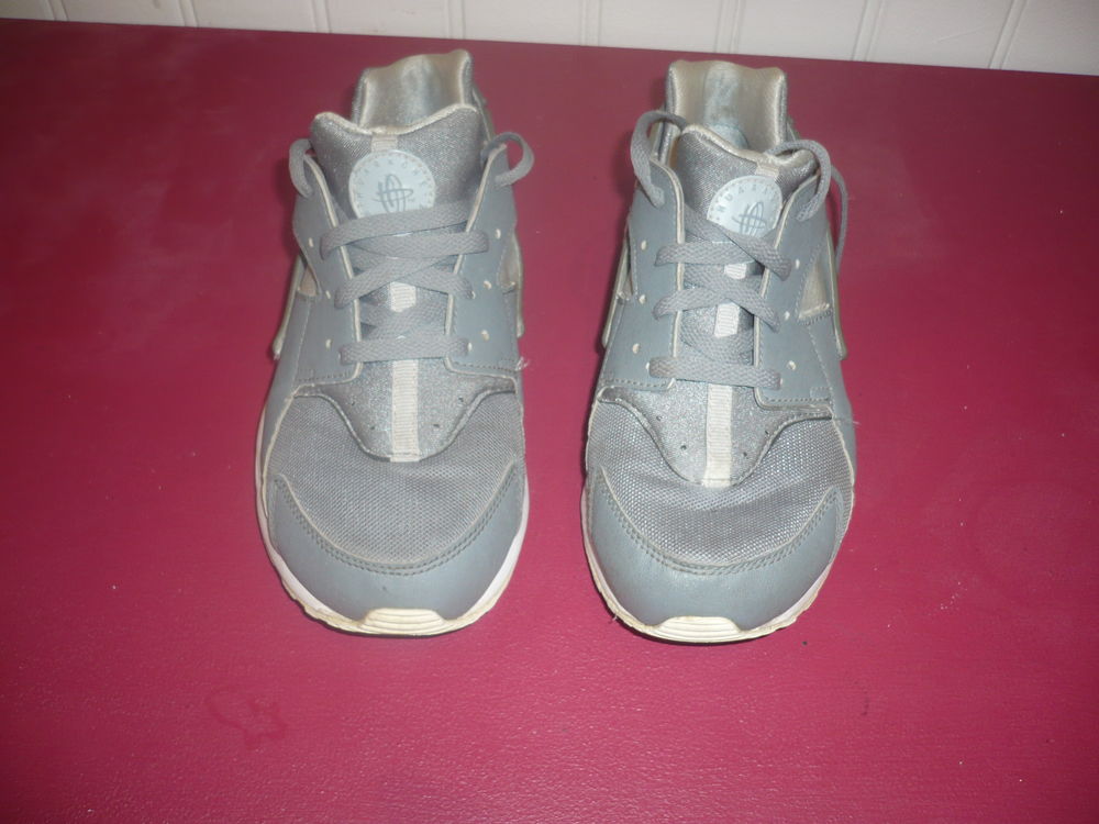 BASKETS NIKE GRIS SEMELLE BLANCHE Chaussures