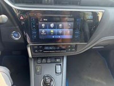 Auris Touring Sports Hybride 136h Executive 2017 occasion 95610 &Eacute;ragny