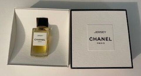 Miniature de parfum Chanel  LES Exclusifs jersey EDP 4ml 25 Angers (49)