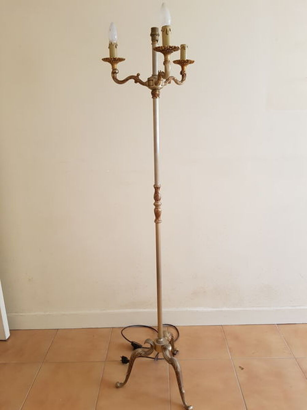 Lampadaire en laiton Meubles