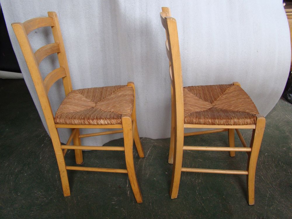 Lot de 5 chaises paill&eacute;es vintage ann&eacute;es 1980
Meubles