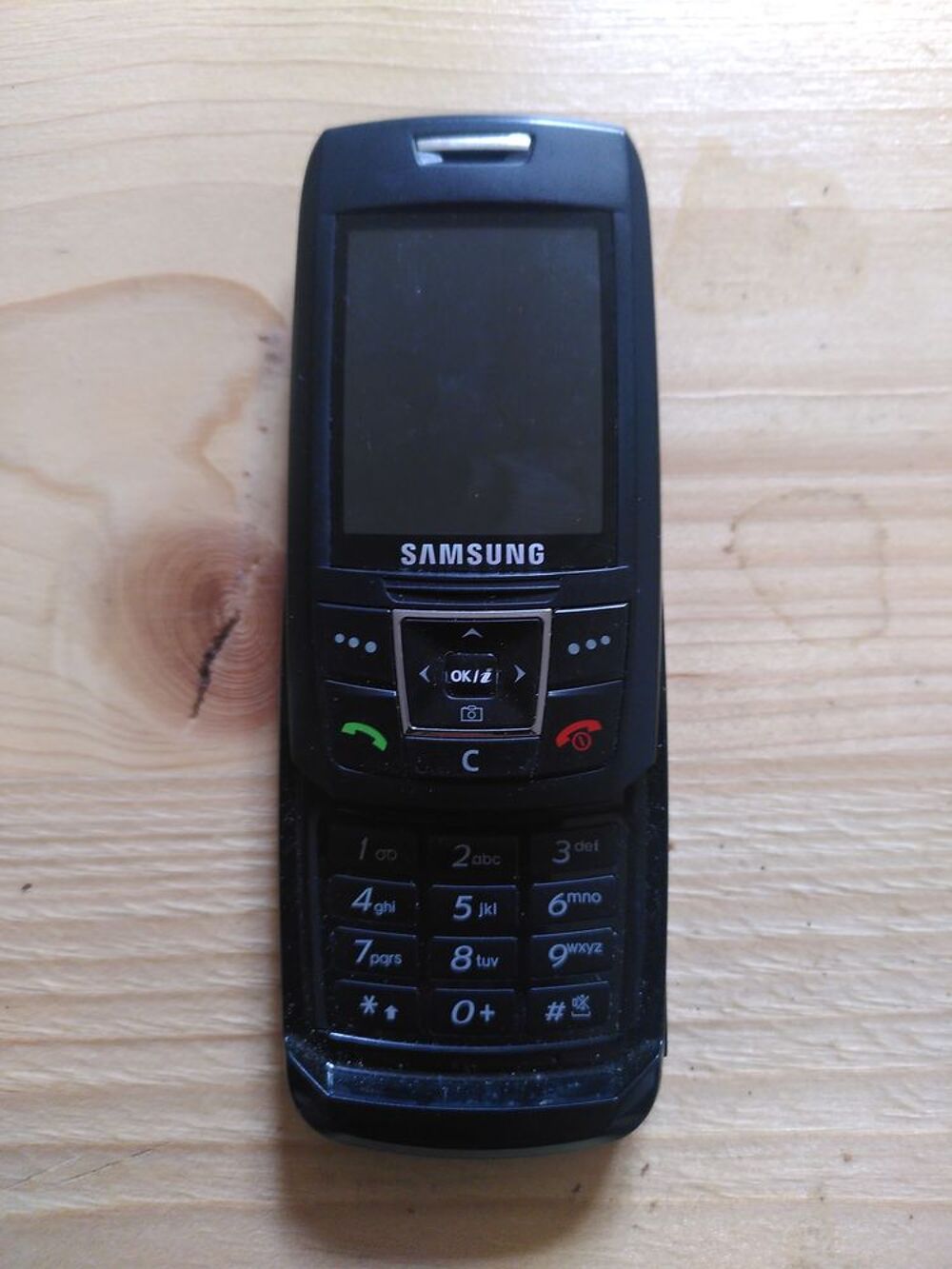 Samsung SGH-E250 Noir - Pour pi&egrave;ces Téléphones et tablettes