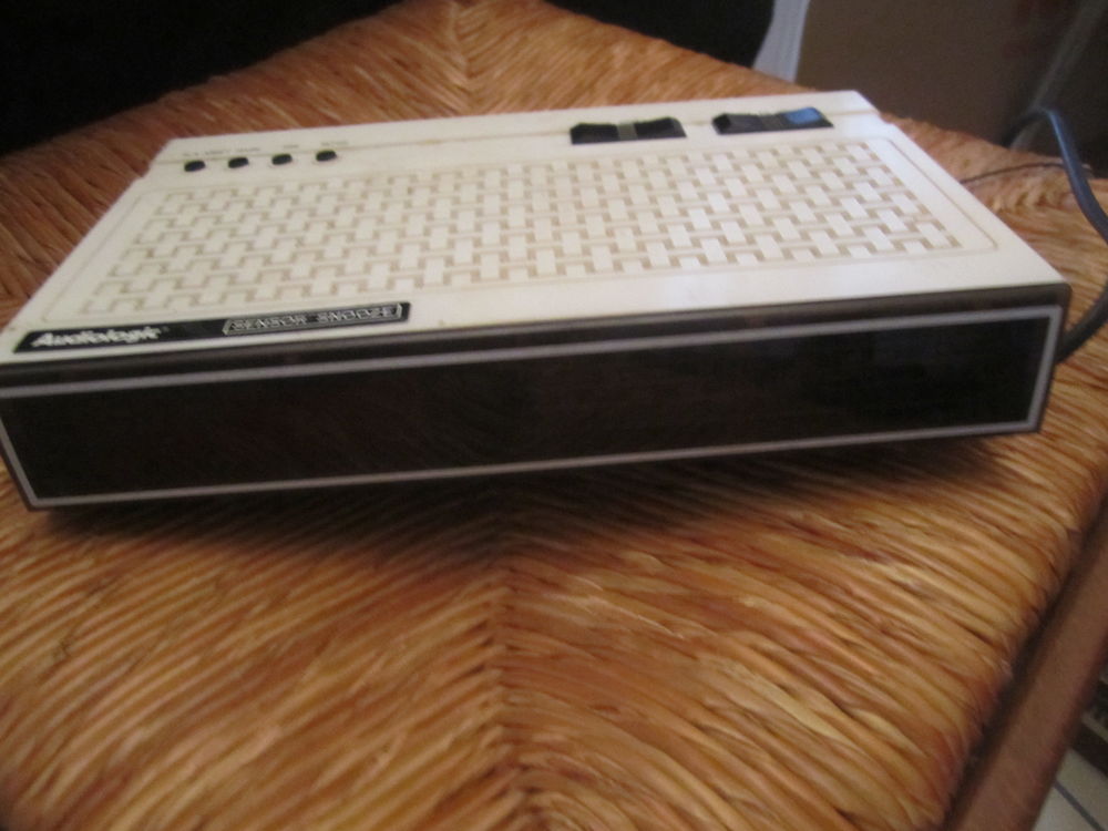 radio blanche en bon &eacute;tat de fonctionnement Audio et hifi