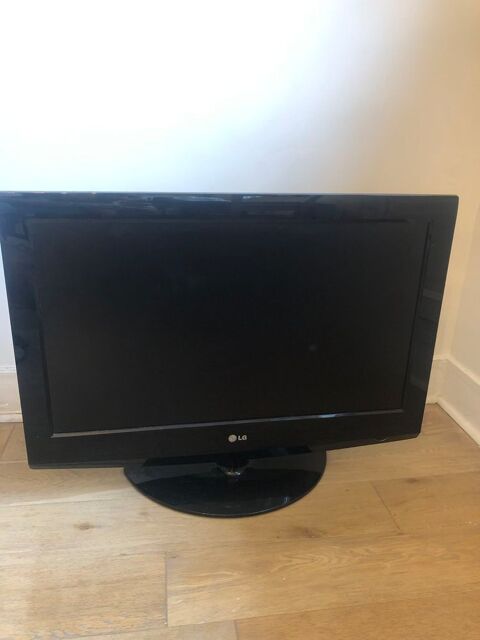 Lg 32LG3000 occasion avec tlcommande 50 Paris 15 (75)