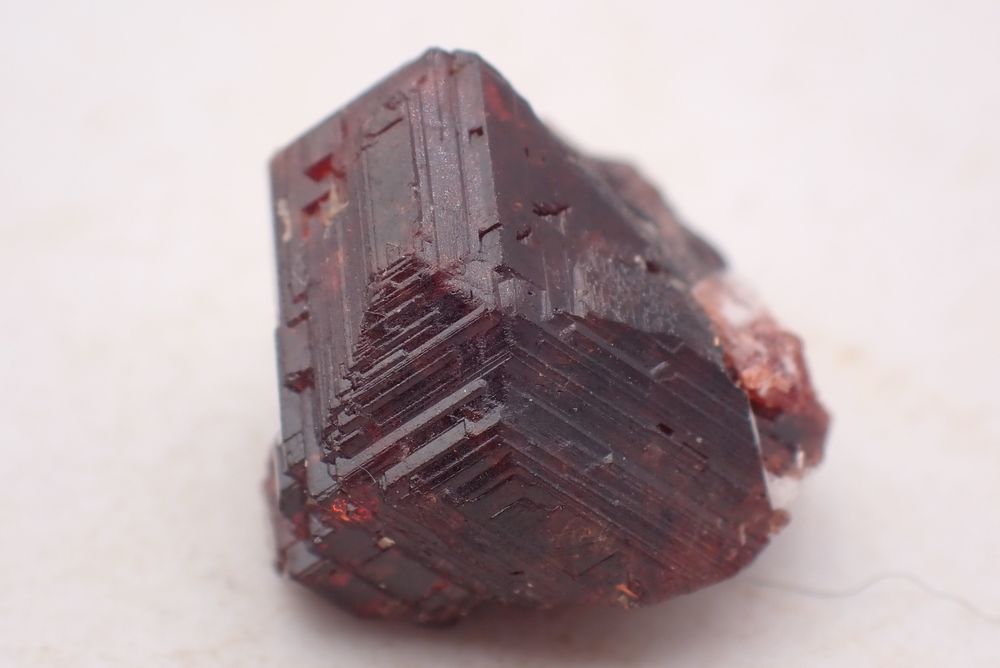 Grenat rouge "grav&eacute;" Spessartine , Shigar Valley , District 
