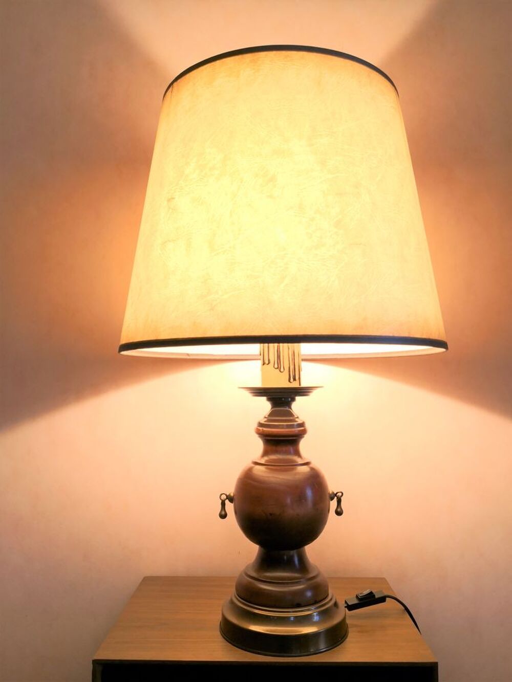 Belle lampe en parfait &eacute;tat. Décoration