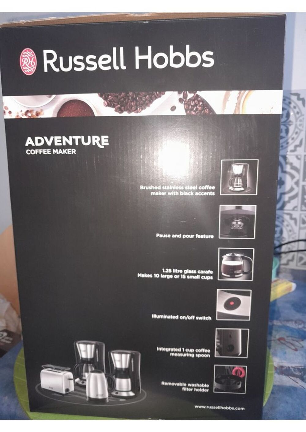 Cafeti&egrave;re RUSSELL HOBBS &eacute;ta IMPECCABLE Electroménager