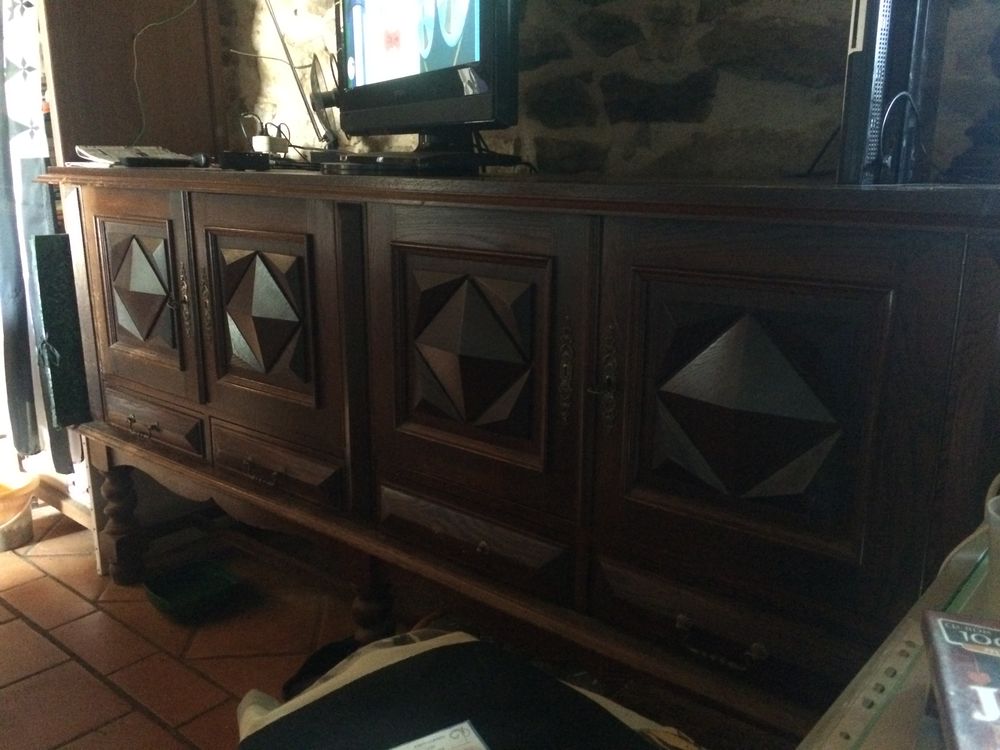 Salle a manger style Louis XIII, Meubles