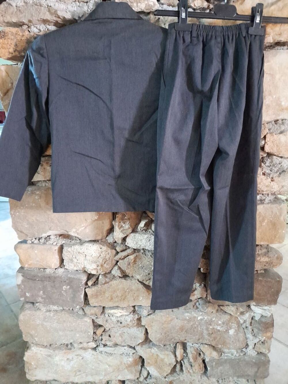 costume gar&ccedil;on gris fonc&eacute; taille 8 ans Vêtements enfants