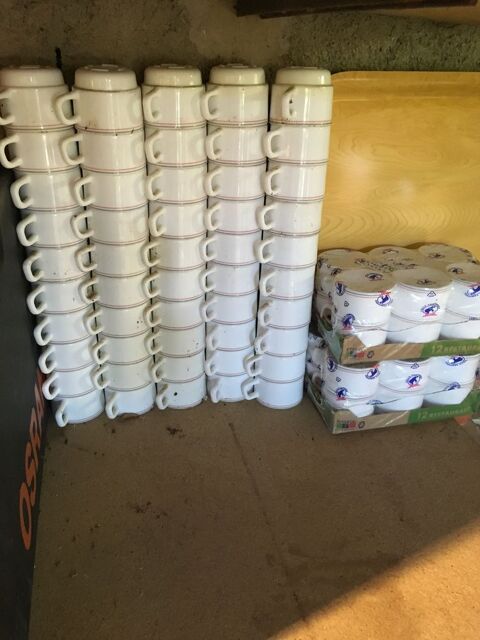 Lot de 74 tasses caf�/th� empilables 70 Narbonne (11)