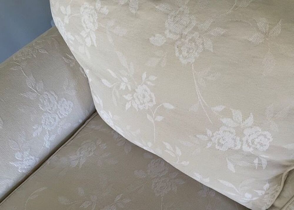 Canap&eacute;s trois places et fauteuils IKEA Ektorp Meubles