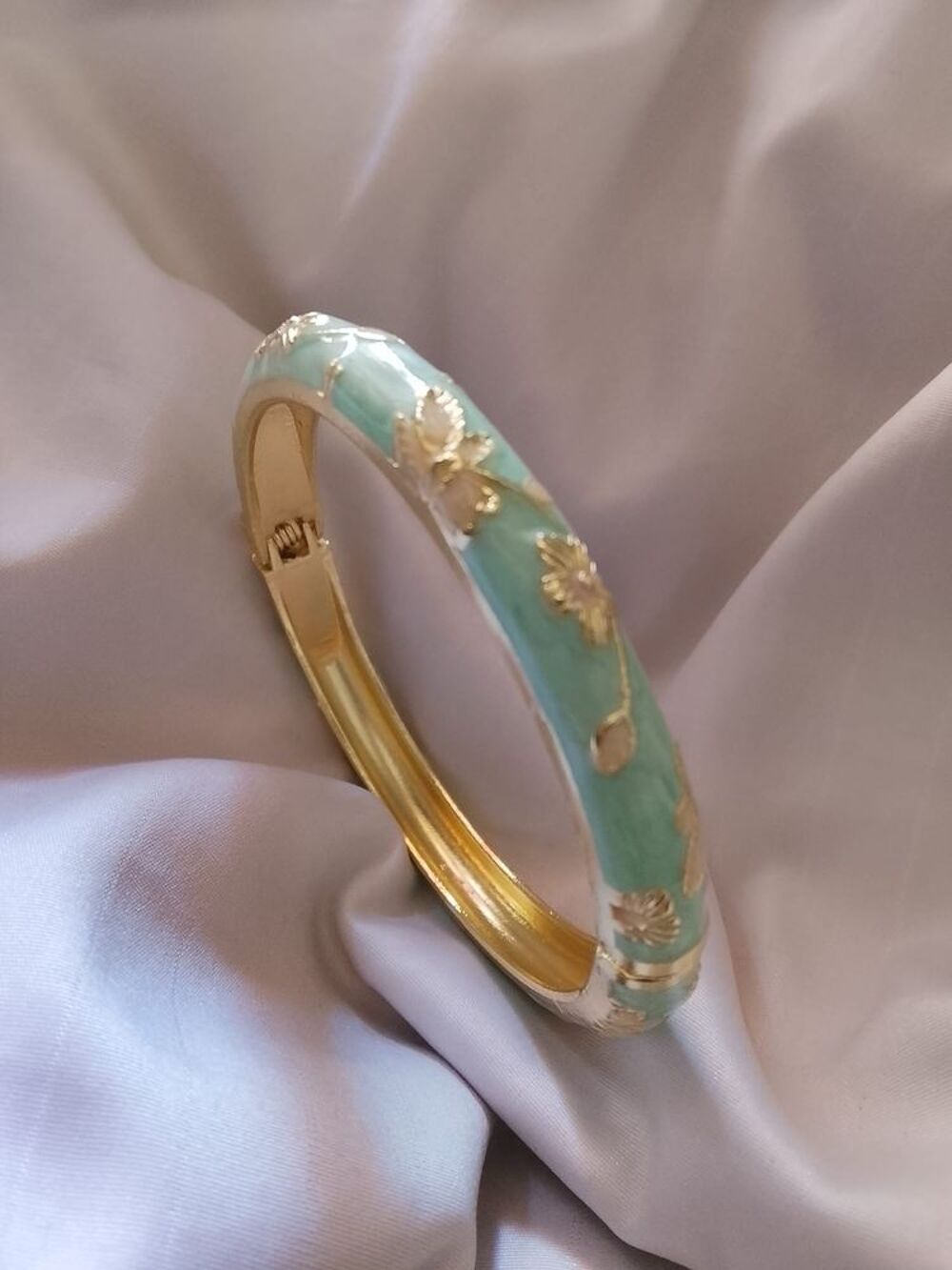 Bracelet jonc tha&iuml;landais Bijoux et montres