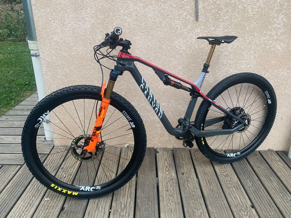 Canyon lux slx 9.0 carbone Vélos