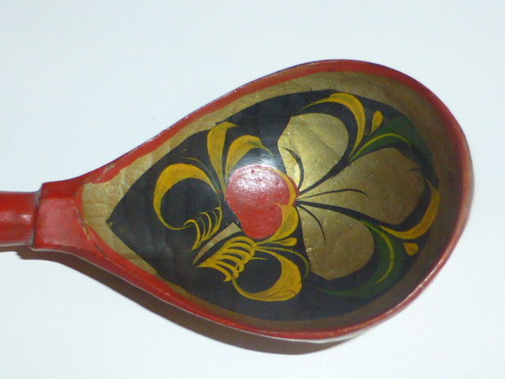 Vase et cuill&egrave;re en bois russe d&eacute;cor fraise Décoration
