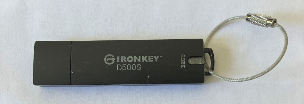 Cl&eacute; USB Kingston IronKey D500S Matériel informatique