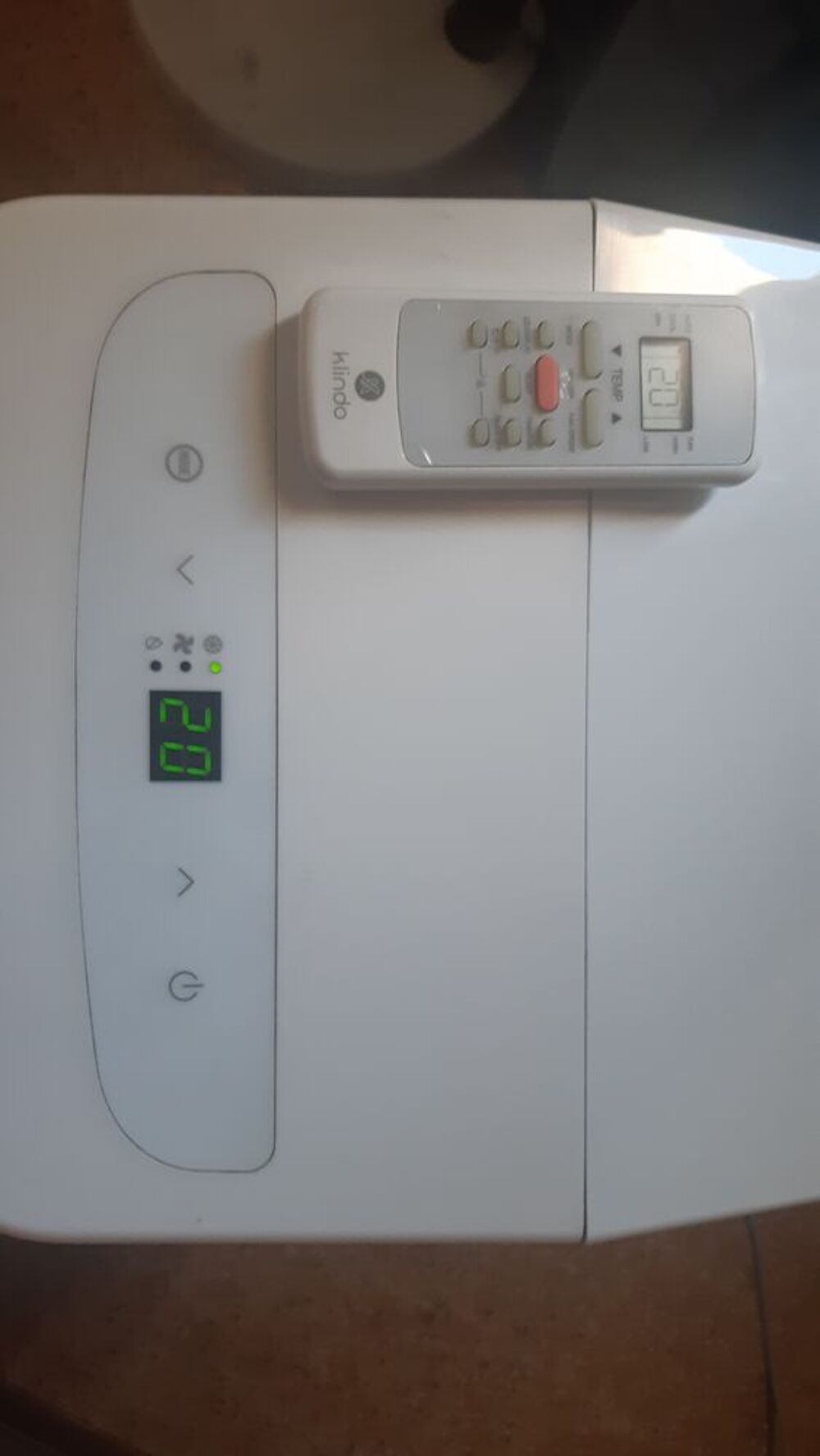 Climatiseur sur roulette avec tuyau Electroménager