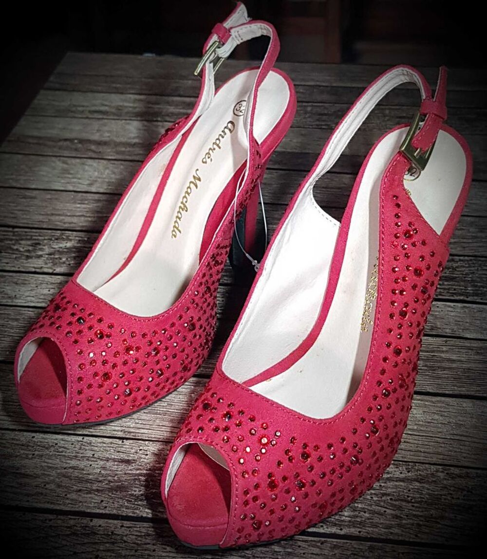Escarpins rouges avec strass Chaussures