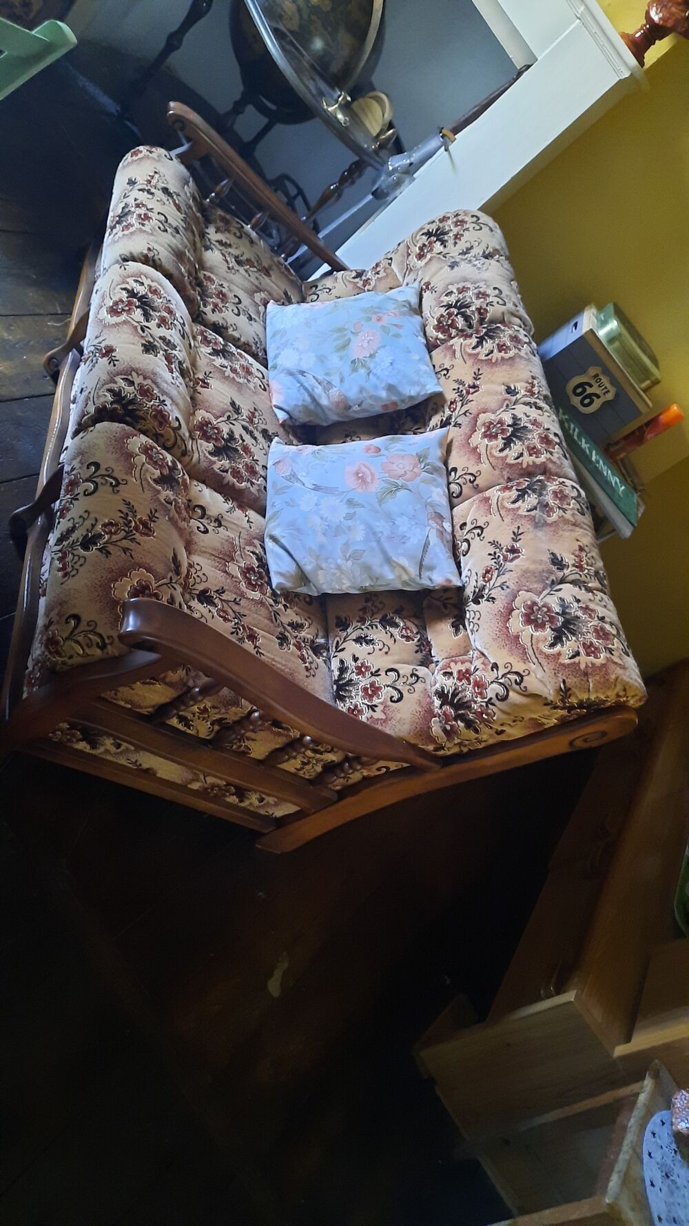 D&Eacute;M&Eacute;NAGEMENT CANAP&Eacute; CONVERTIBLE LIT ET SON FAUTEUIL Meubles