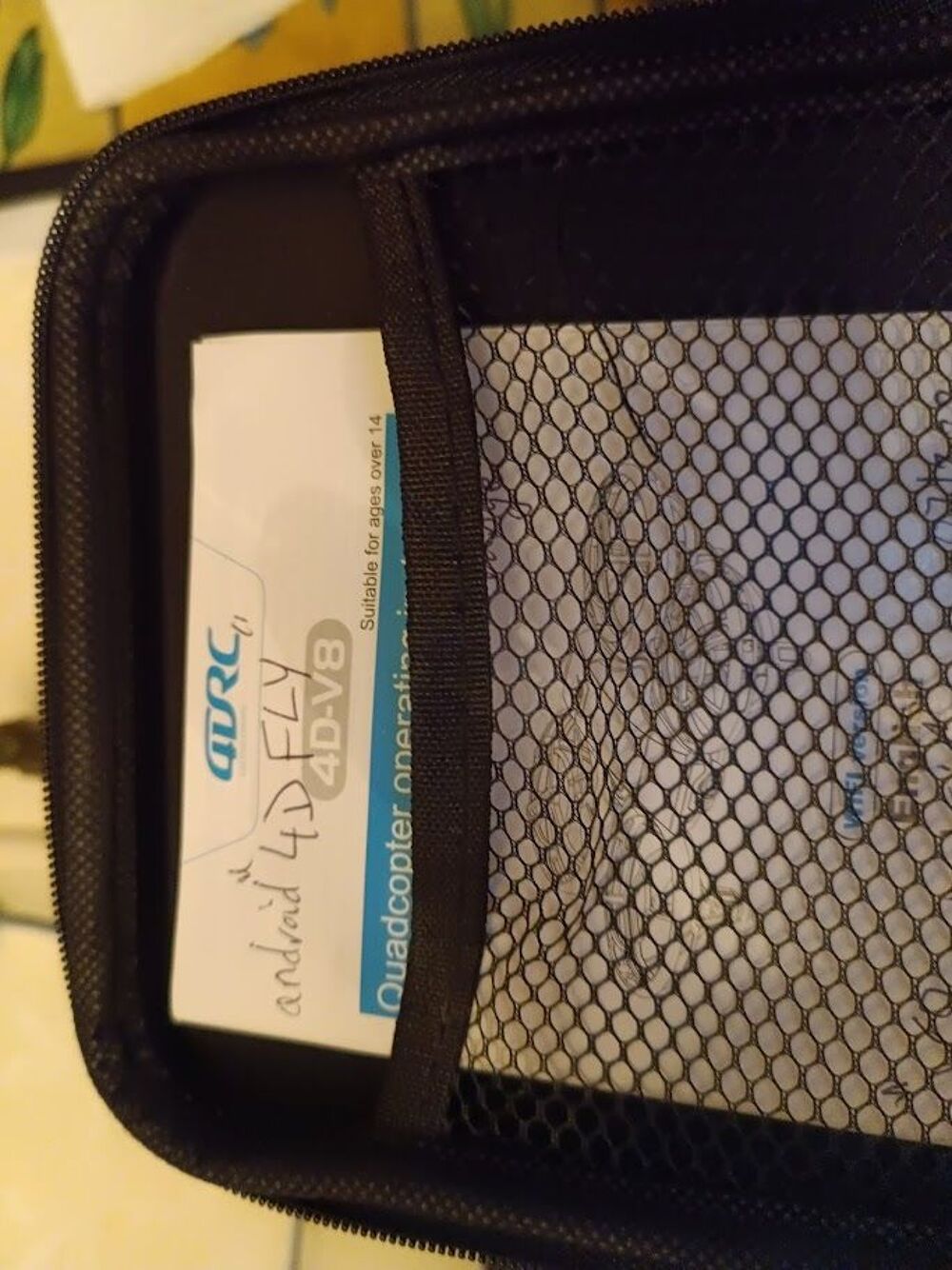 Deux drones V8 , un avec camera android Sports
