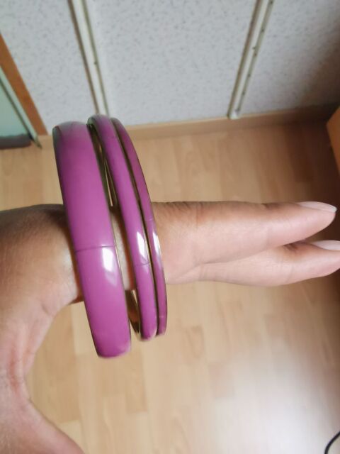 Bracelets violet sans marque, jamais porté. 8 Villemomble (93)
